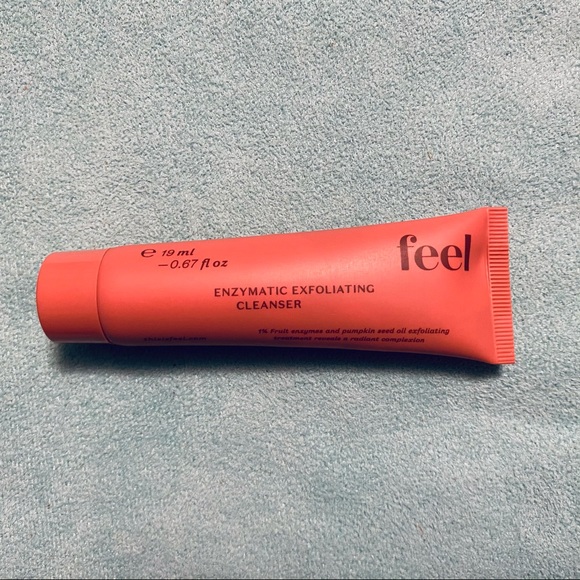 FEEL enzymatic exfoliating cleanser - Picture 1 of 4